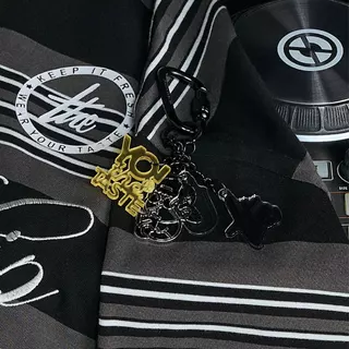 URTHE x YOGURUTO - พวงกุญแจ อะคริลิค รุ่น YO! R THE TASTE KEYCHAIN