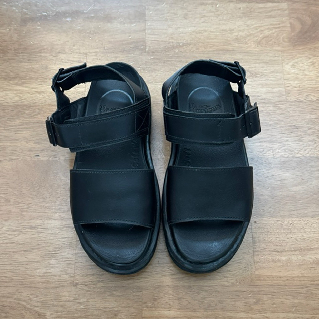 รองเท้ารัดส้นผู้หญิง Dr.martens มือสองของแท้ ไซส์37