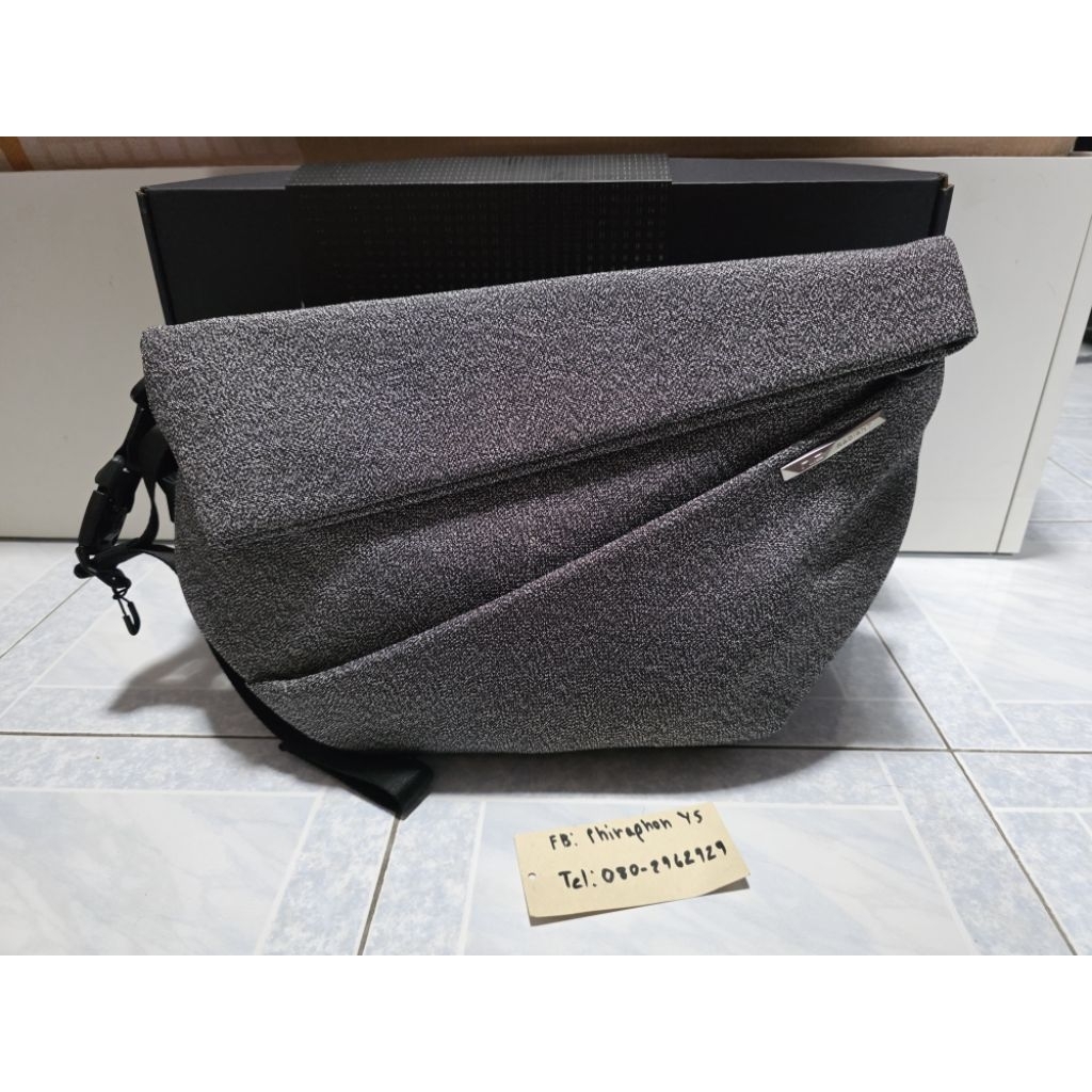 Niid radiant mega sling bag