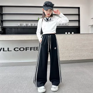 Girls' sweatpants 120-170cm สีดำ สีเทา กางเกงวอร์มขายาวทรงตรง เอวสูง ทรงหลวม สำหรับเด็ก กางเกงแฟชั่นใหม่ปี 2026 HOT