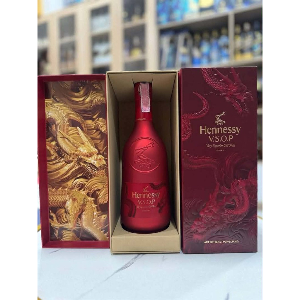 ขวดสะสม Hennessy VSOP Limited 2566 ปีมังกร