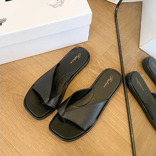 รองเท้าแตะผู้หญิงแบบเปิดนิ้ว สำหรับฤดูร้อน รุ่นใหม่ ใส่ออกนอกบ้าน รองเท้าแตะครึ่งแบบพื้นราบกันลื่น สไตล์สบายแบบชุดนิ้ว ร