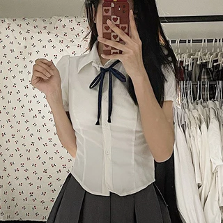 เสื้อเชิ้ตแขนสั้นแขนพองสีขาว สีเรียบกระชับสัดส่วน เสื้อเชิ้ตผู้หญิงคอปกโปโล สีขาว แฟชั่นฤดูร้อน สําหรับผู้หญิงins