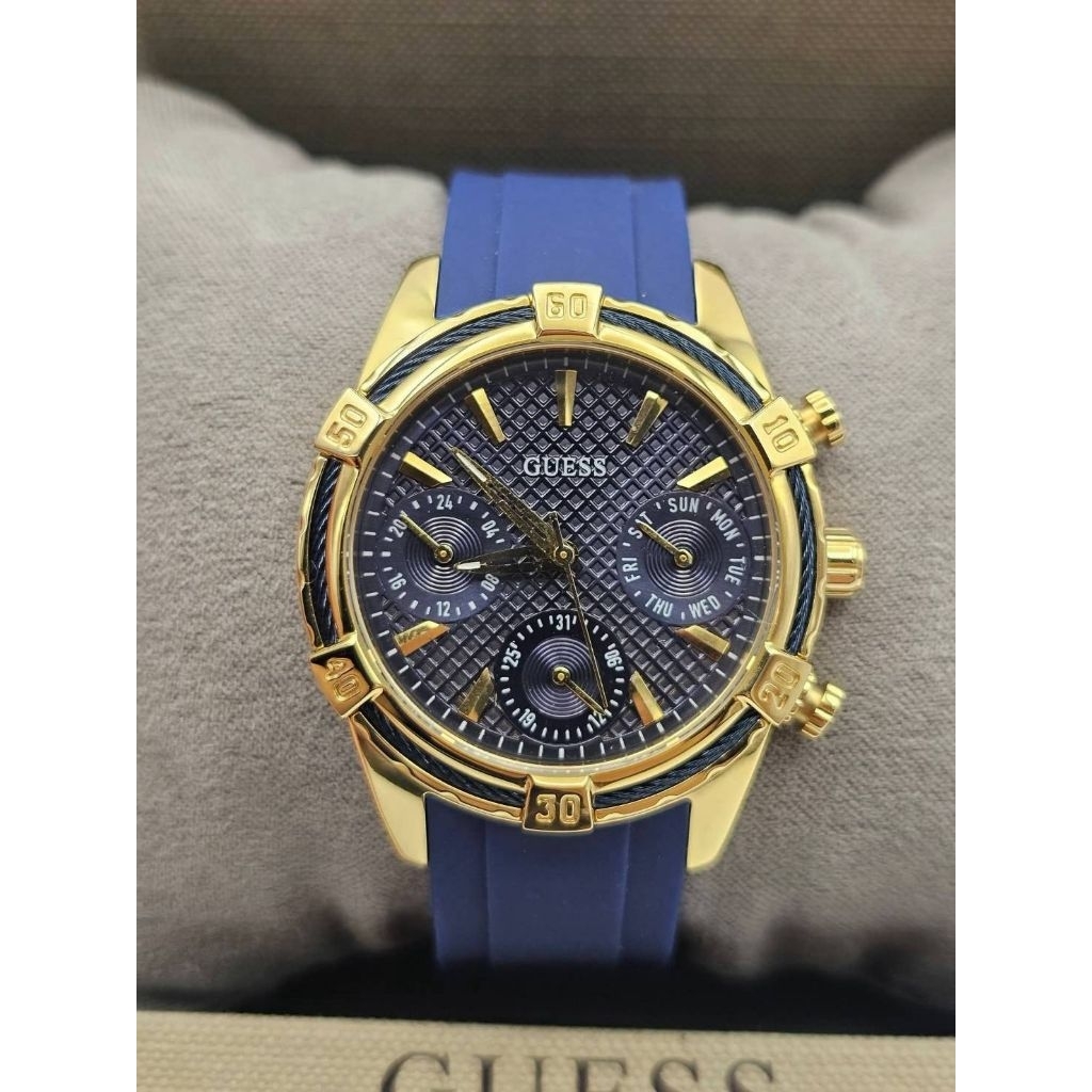 นาฬิกาข้อมือGUESSรุ่นCatalina(รหัสโมเดล: W0562L2)งานมือสองเก่าเก็บ