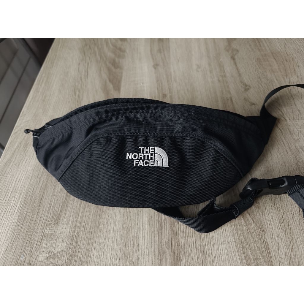 กระเป๋าคาดอก the north face สภาพดีมาก