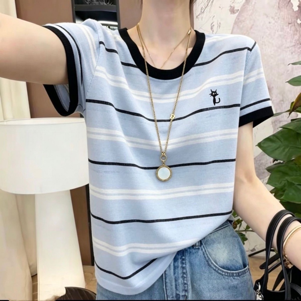 เสื้อแขนสั้นสำหรับผู้หญิงรุ่นใหม่รับซัมเมอร์: ลายทางสีฟ้า ทรงหลวม สวยเก๋และแมตช์ง่าย ให้สัมผัสระดับพรีเมียม