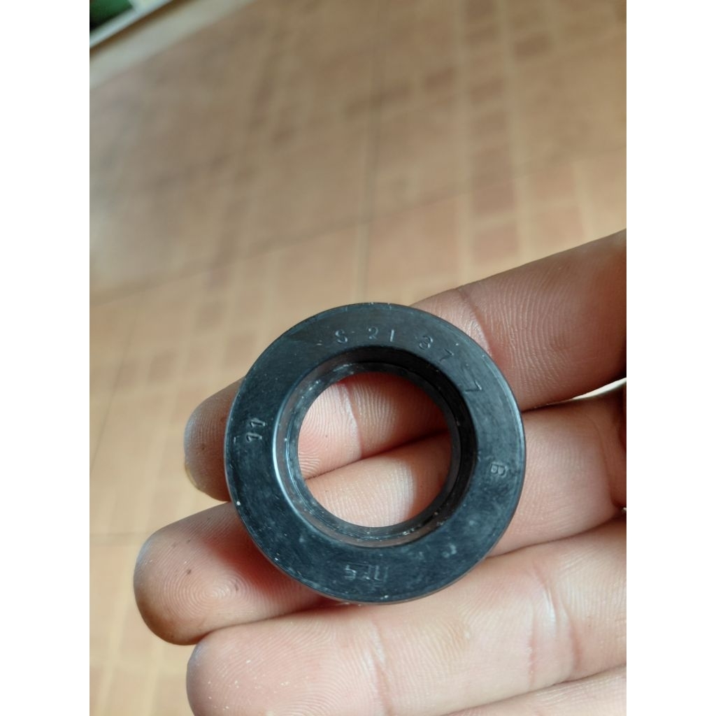 ซีลสเตอร์หลัง (ขวา) เบอร์ 21-37-7   YAMAHA OEM  93104-21016 สำหรับ RXK / RXS / DX100 / Belle 80 ออยซ