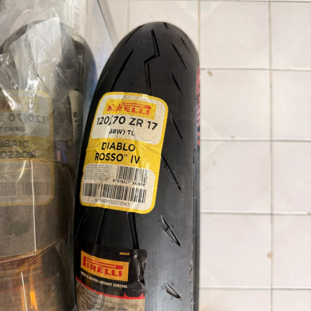 ยาง pirelli diablo rosso lV 120/70 ZR 17 (ยางใหม่ ปี 23)
