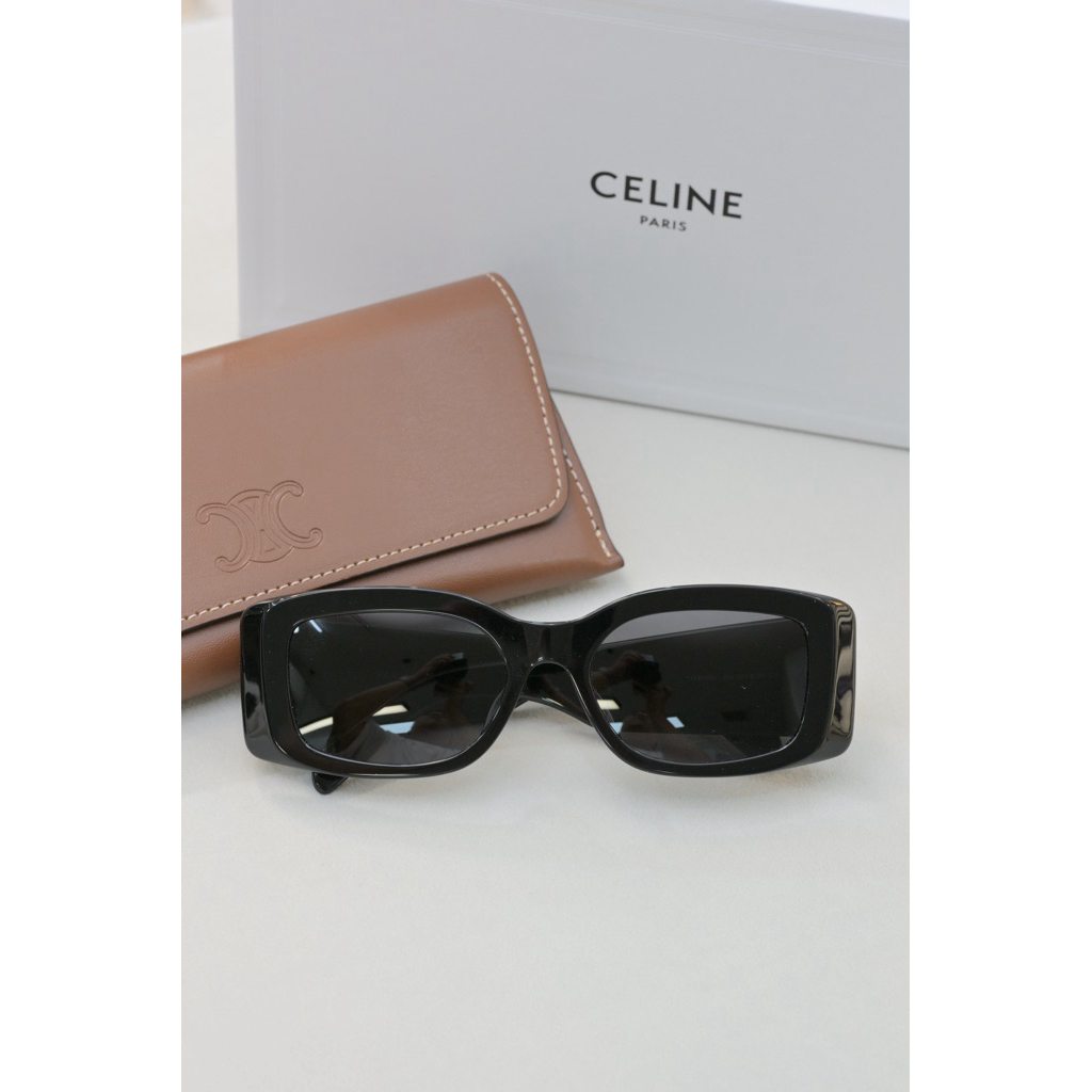 แว่นกันแดด Celine CL40282U