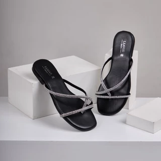 LEAVESSHOES รุ่น GALA รองเท้าแตะแฟชั่นผู้หญิง สายเพชร คริสตัลระยิบระยับ รองเท้าแตะหูคีบ ส้นแบน พื้นนุ่ม ใส่สบาย