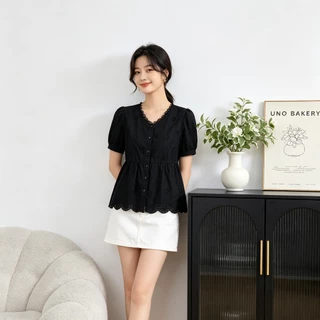 QKshop เสื้อแฟชั่นผู้หญิงทรงสวยใส่แล้วช่วยพรางหุ่นเก็บเอว ผ้าสัมผัสนุ่มระบายอากาศดี แขนตุ๊กตาสุดน่ารัก ปักฉลุสวย