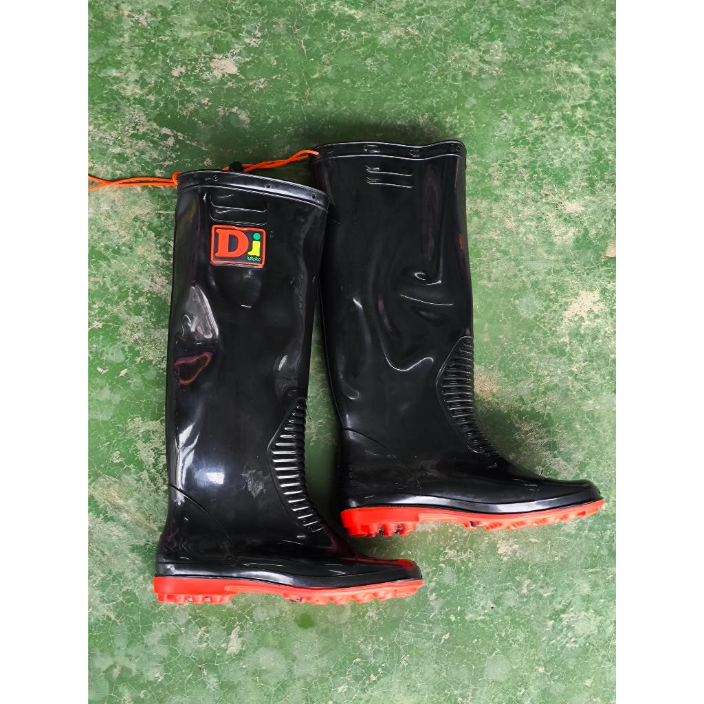 รองเท้าบูท DI รุ่น 1920 ข้อยาวพิเศษ 18.5 นิ้ว เนื้อหนา สีดำ พื้นส้ม บู๊ตข้อยาว