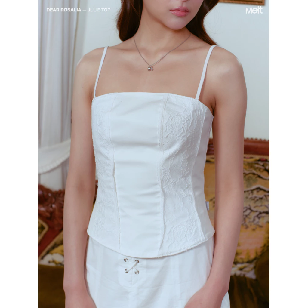 MELT.INMOMENTS Julie Top เสื้อคอร์เซทแต่งลูกไม้ (พร้อมส่ง) - โค้ดลด 25% max 1,000