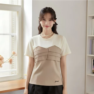 Glucoat | [A878] เสื้อยืดแขนสั้นสีครีม แต่งระบายจับจีบ ปัก glucoat