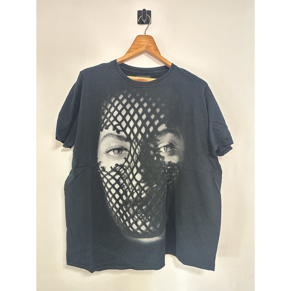 เสื้อ Beyonce On The Run Tour ลายหลังทัวร์ (ป้าย XL)