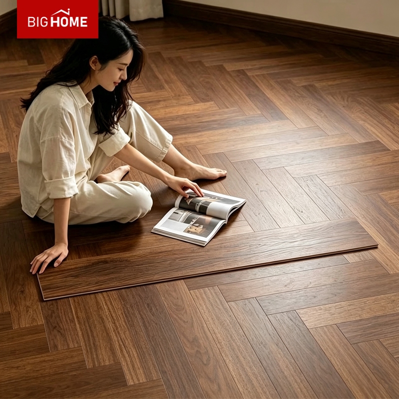 Bighome วอลเปเปอร์ปูพื้น PVC ลายไม้ หนา 2.0 มม. 36 แผ่น กันน้ำกันลื่น ติดตั้งง่าย