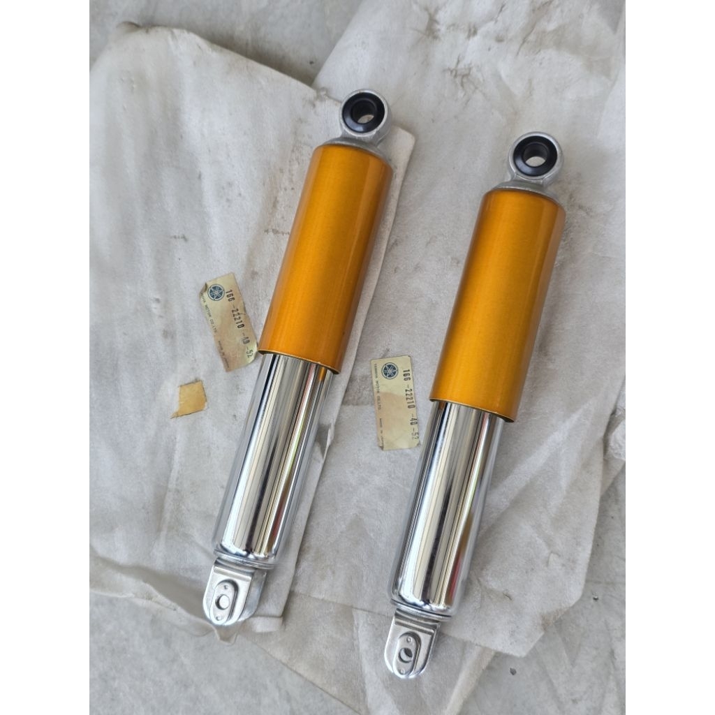 โช็คหลัง YL2 YL2G YB100 L2 L2G YL3 DX100 YB90 แท้ศูนย์ made in Japan 🇯🇵  166-22210-40-52 (ราคาต่อ 1 