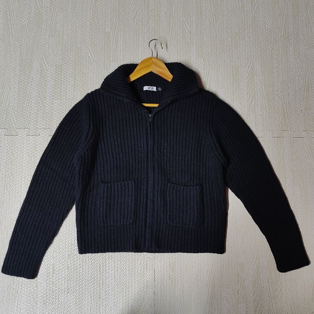 Uniqlo Lambswool Blend Zip-Up Jacket เสื้อไหมพรมหนา รุ่น U ซิปหน้า ปรับคอปก/คอปีนได้ สีดำ Size L หญิ