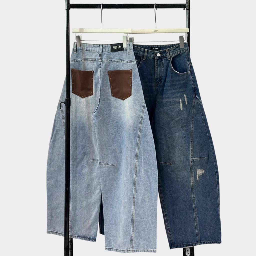 Atipashop - Elon Wide Jeans (#A056) | กางเกงยีนส์ทรงกระบอกใหญ่  กระเป๋าหนัง ตอกหมุด