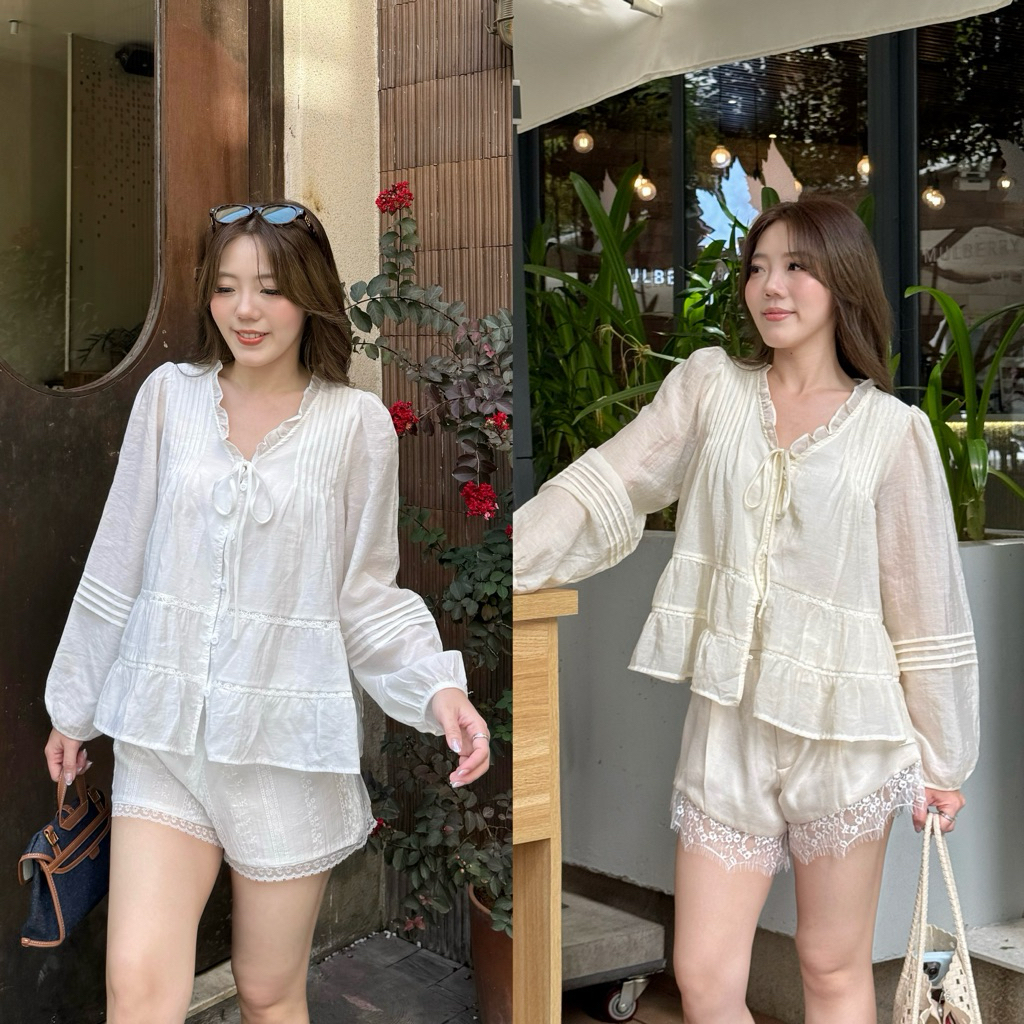 Blanc Top (พร้อมส่ง) เสื้อแขนยาวชายระบาย ตัดต่อลูกไม้ ผ้าพลิ้วใส่สบาย มีซับในอีกชั้นช่วงตัว