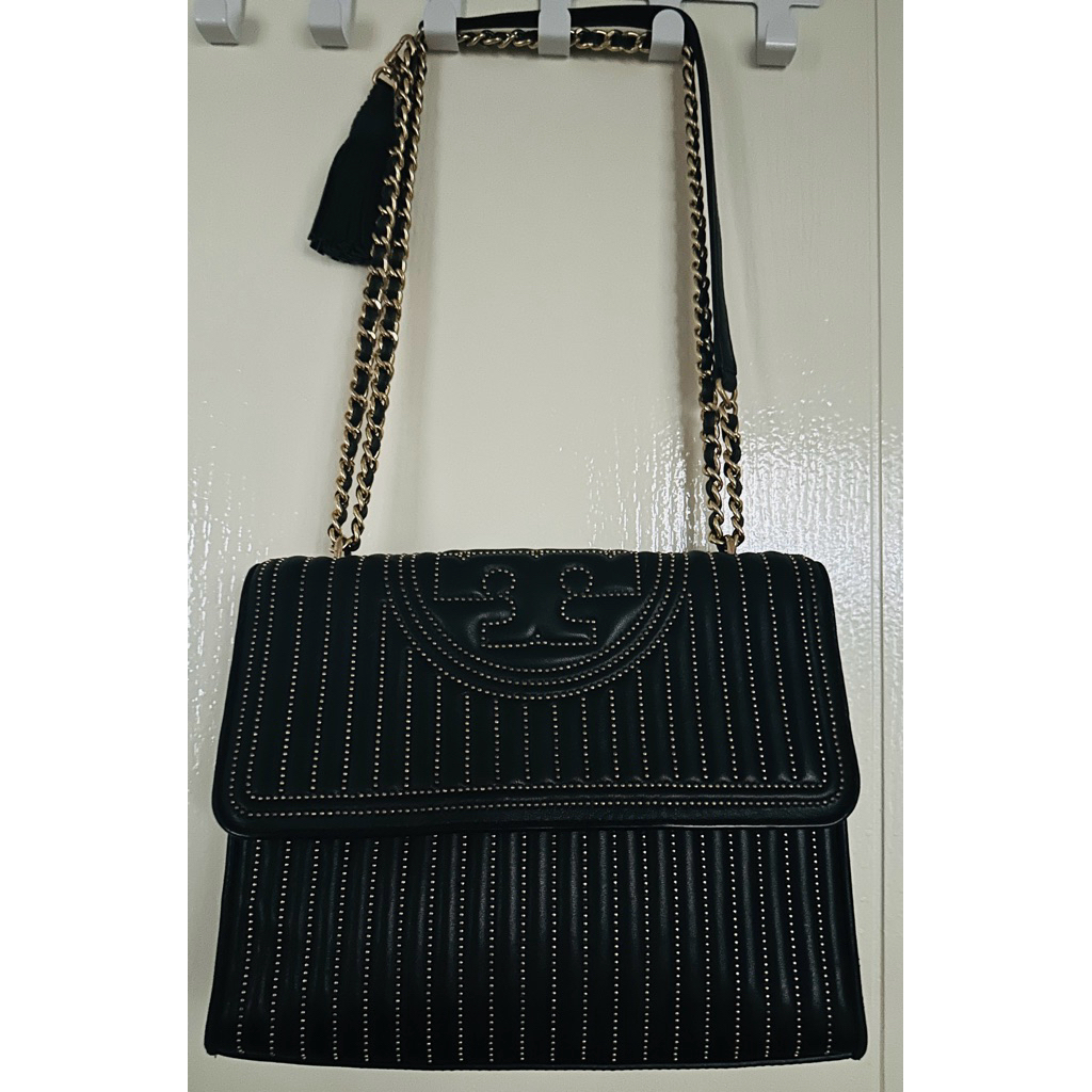 (ส่งต่อ)กระเป๋าสะพายแบรนด์ Tory Burch รุ่น Fleming Mini Stud Small Convertible Shoulder Bag (หรือรุ่