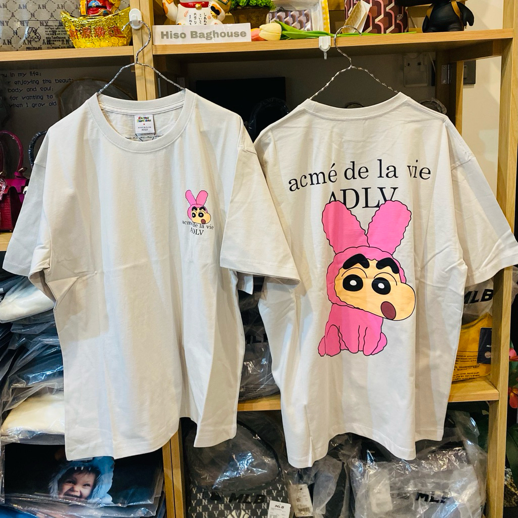💕พร้อมส่ง ADLV FUZZY RABBIT SHINCHAN SHORT SLEEVE T-SHIRT LIGHT GREY