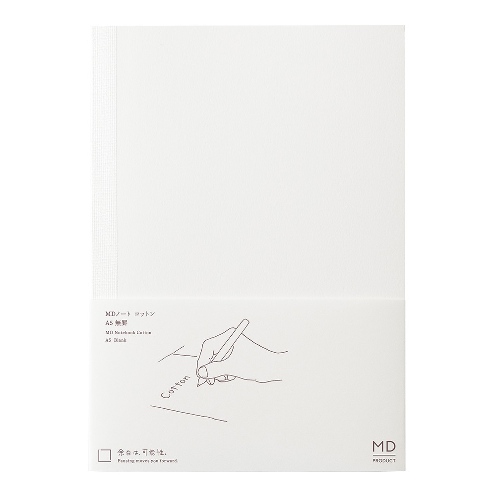 MIDORI MD Notebook Cotton <A5> Blank (D15392006) / สมุด MD Cotton ขนาด A5 แบบไม่มีเส้น แบรนด์ MIDORI ประเทศญี่ปุ่น