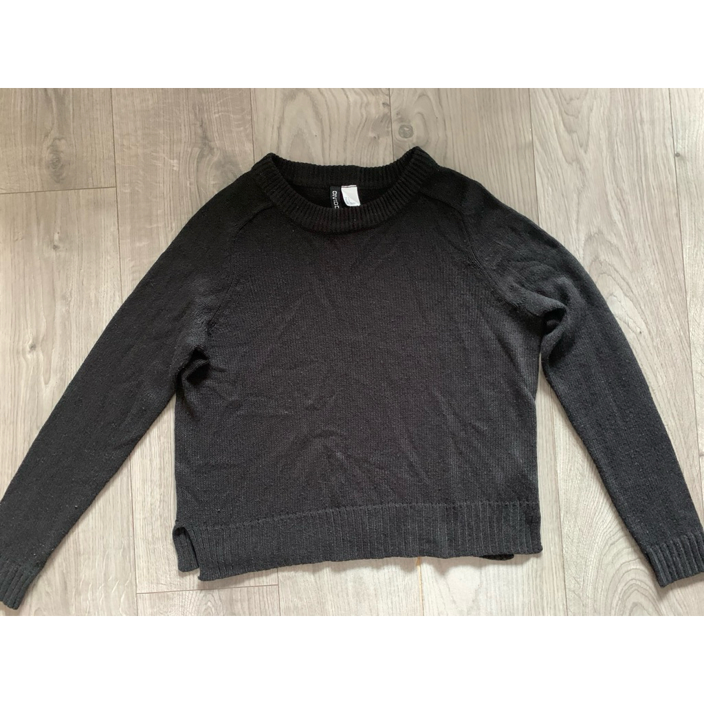 Used Divided เสื้อกันหนาว