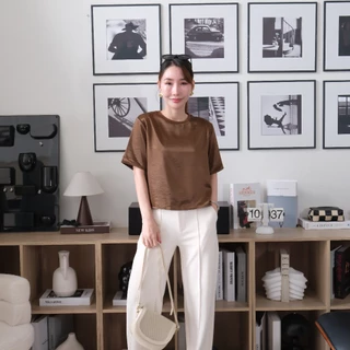 Lawyer Store [ 5201836 ] เสื้อคอกลม แขนสั้น ผ้าเงา ผ้าซิลซาตินพรีเมี่ยม เล่นแสง ไม่หนากินไป เสื้อคอกลม เสื้อผู้หญิง