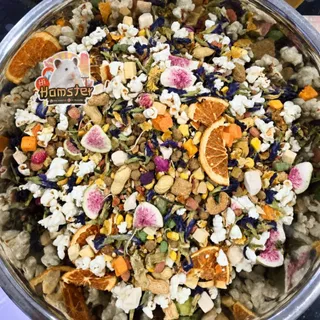 Hamster Harvest อาหารผสมสำหรับแฮมเตอร์ ส่วนผสมจากแบรนด์ดังมากกว่า10 ชนิด ผสมผักผลไม้ประโยชน์ครบถ้วน