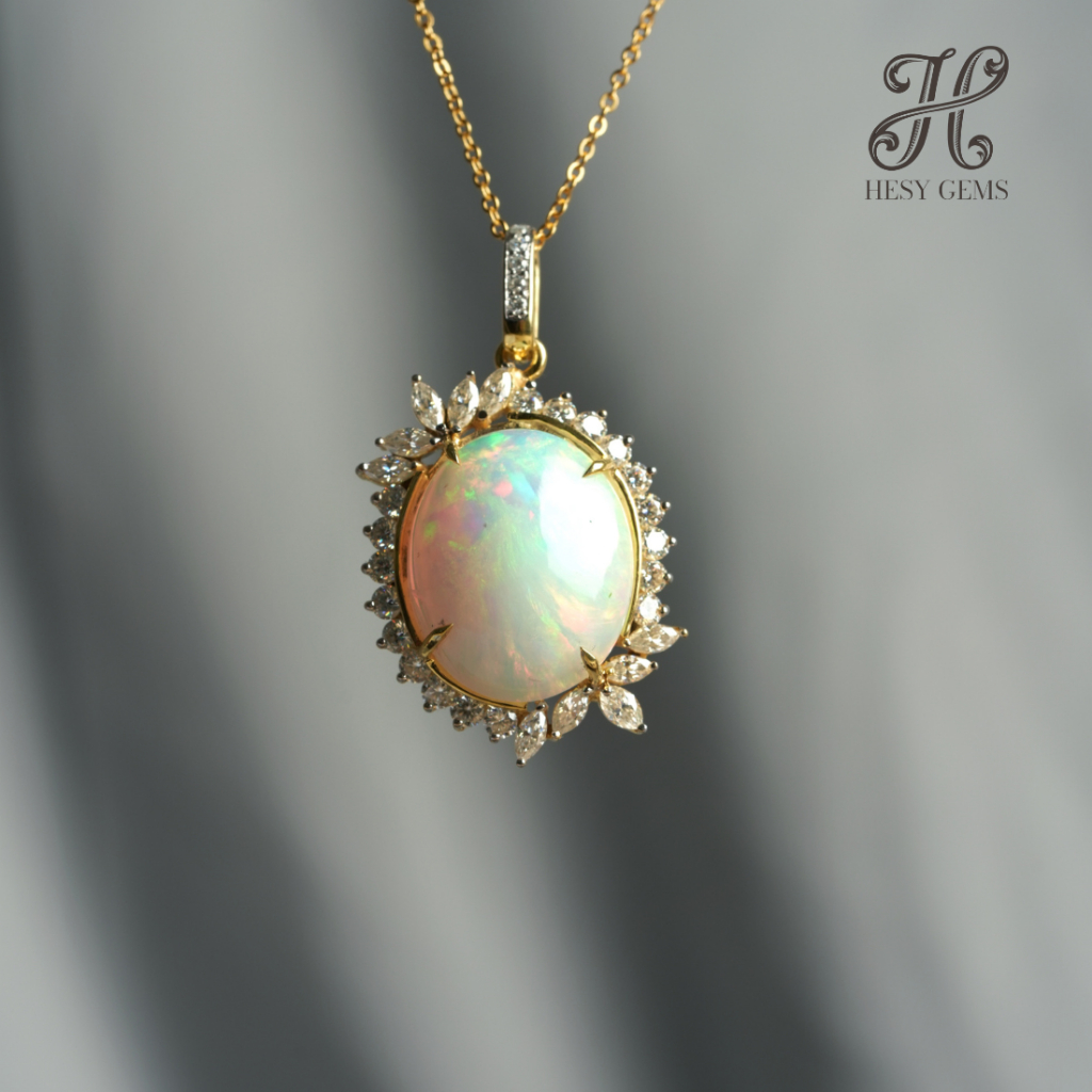 จี้ White Opal OV 18.05ct ล้อมMoissanite 4ct ชุบYG พร้อมสร้อย