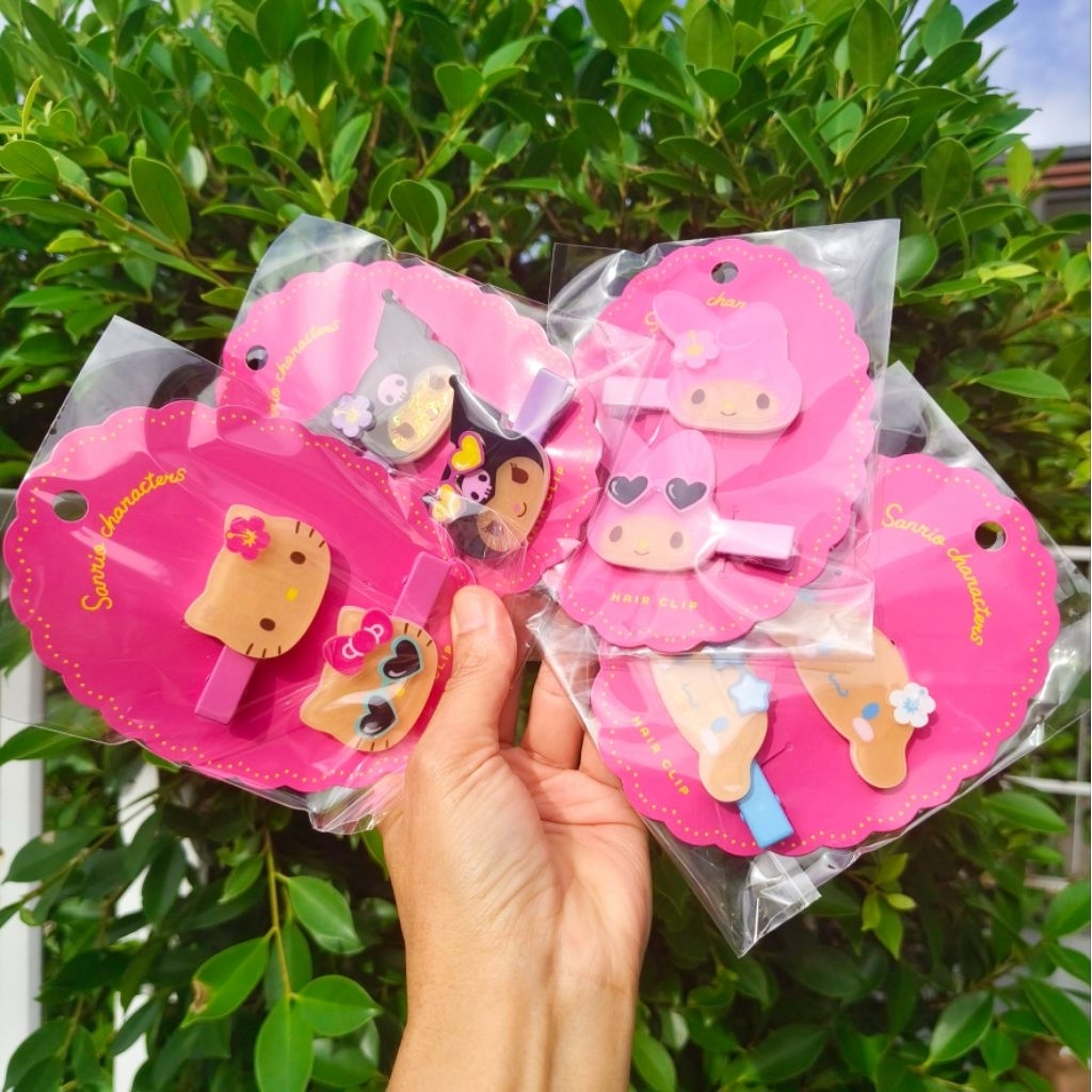 ใหม่ กิ๊บติดผม Sanrio ผิวแทนมีกลิตเตอร์ข้างใน (Aug 2026)