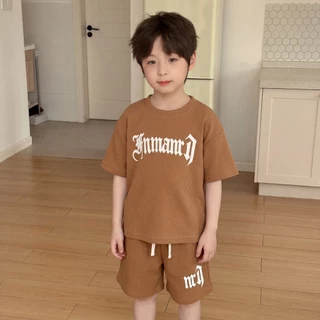 PRINCESS KESLI 2ชิ้น ชุดเซ็ทเด็กชายแฟชั่น ชุดเสื้อยืดกางเกงขาสั้น ลําลอง พิมพ์ลายตัวอักษร ทรงหลวม สไตล์เกาหลี 2-15 ปี