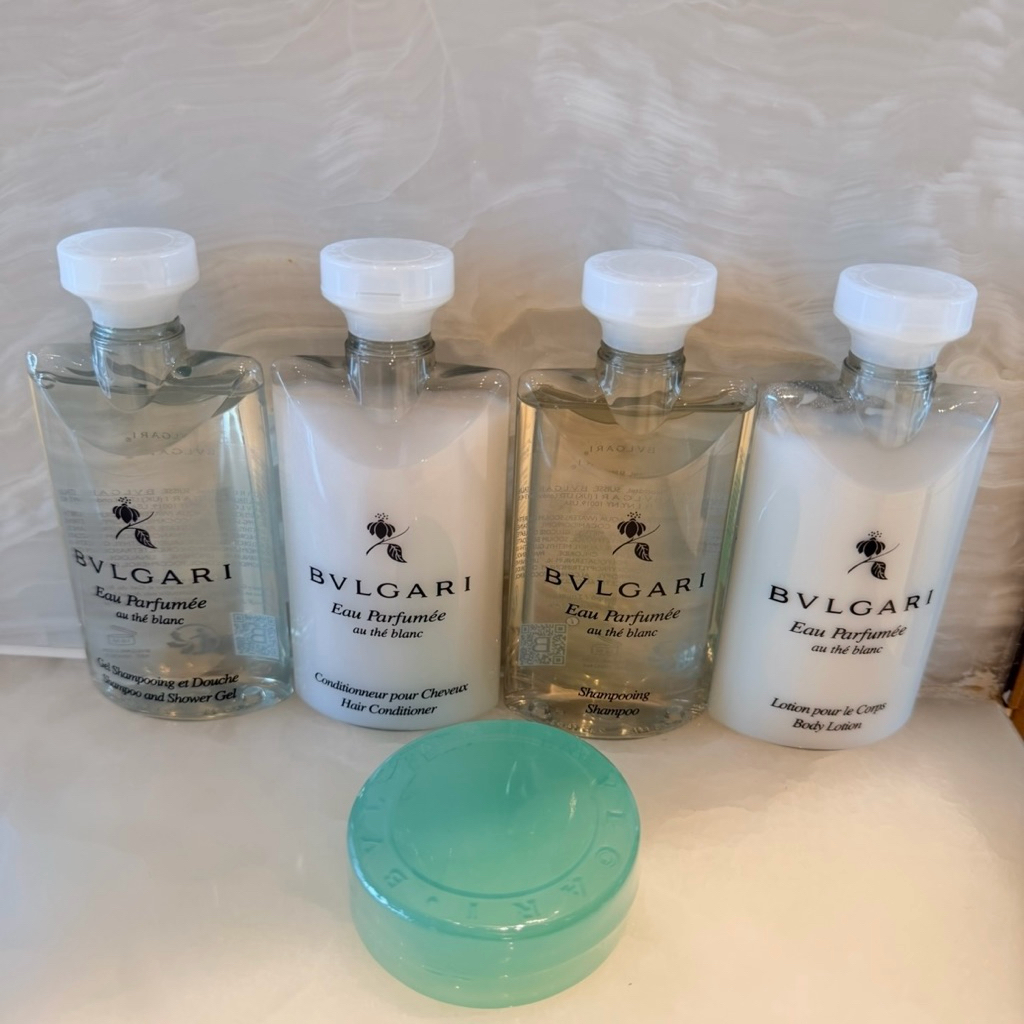 BVLGARI eau parfumee  au the blanc บลูการี Gift set Sale ของแท้ แชมพู ครีมนวดผม ขนาดเดินทาง เซ็ต5ชิ้น