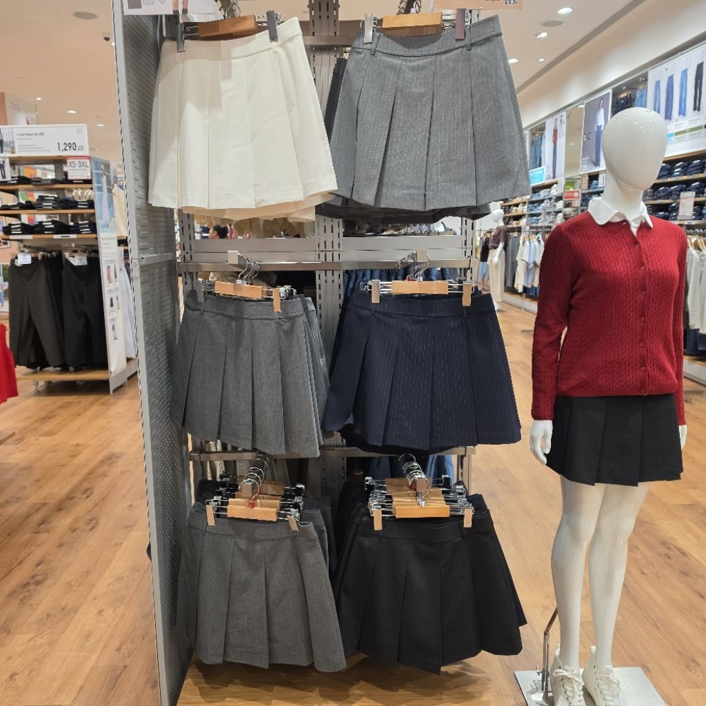 รับหิ้วของแท้ Uniqlo กระโปรงกางเกง skort ของผู้หญิง มีทั้งผ้ายีนส์ และสลิทผ่าข้าง