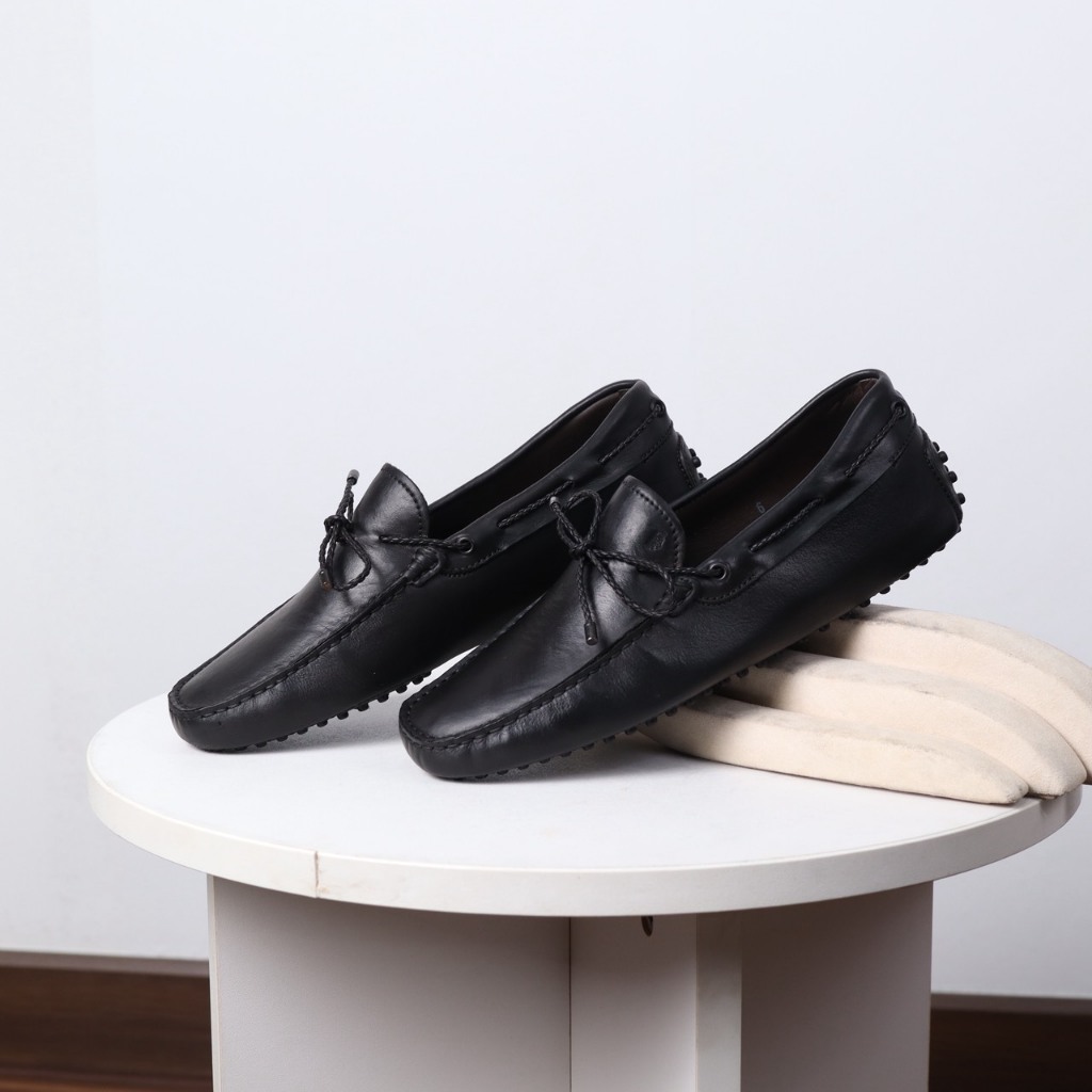 รองเท้า Tod's ของแท้ 100% สภาพใหม่ Premium [TOD’S 6 UK / 40 EU / 25.5 CM] | MOPOKO