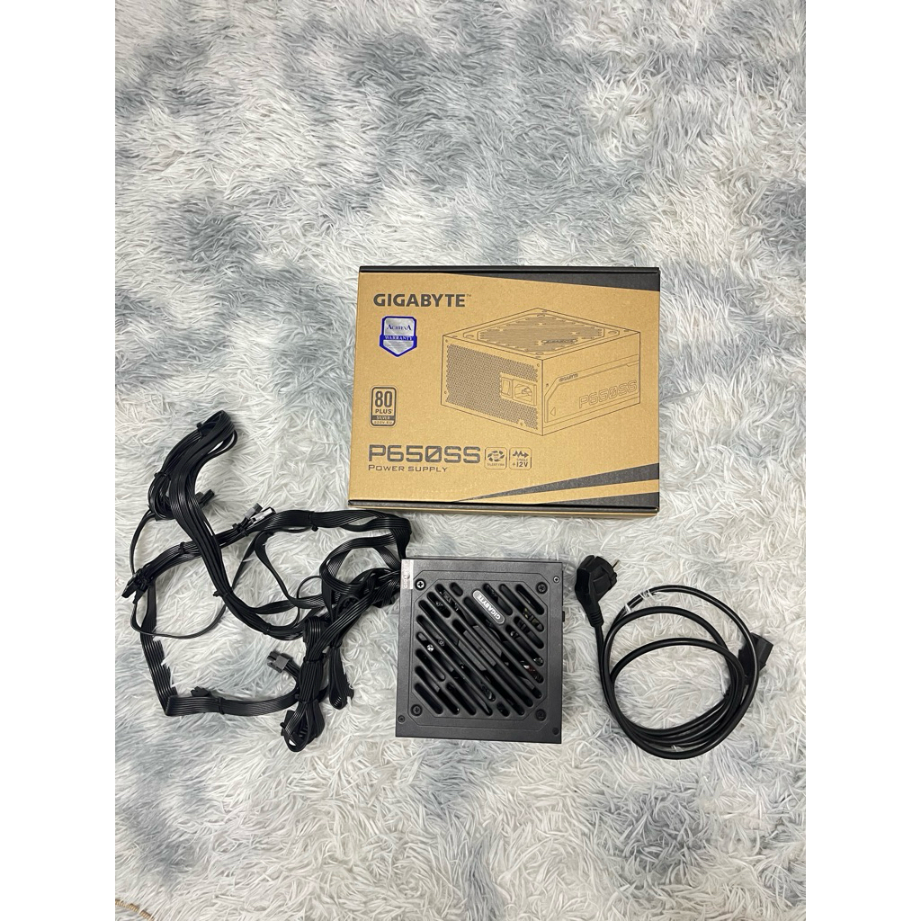 power supply (80+silver) 650w gigabyte p650ss มือสอง