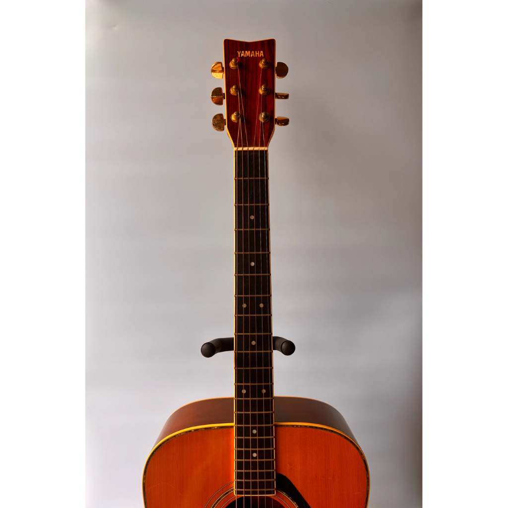 Guitar Yamaha FG-300D