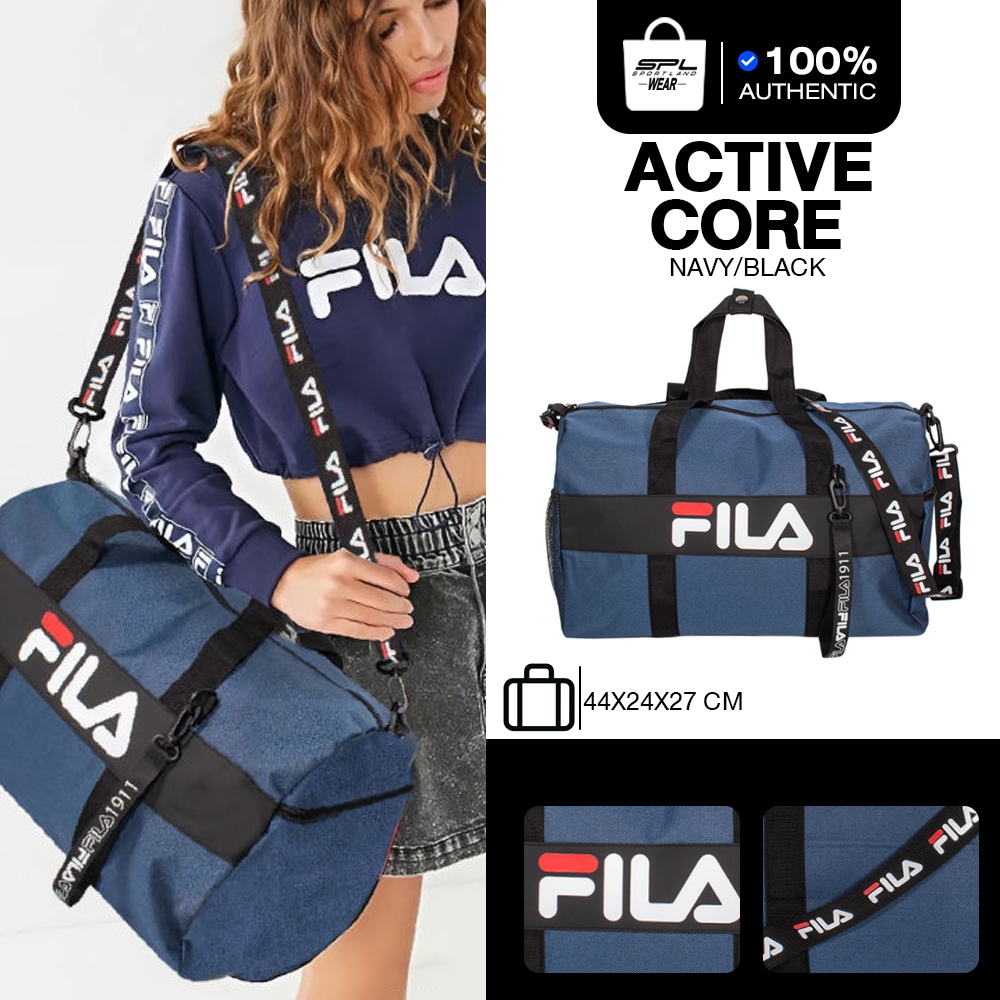 Fila Collection ฟีล่า กระเป๋ากีฬา กระเป๋าเดินทาง กระเป๋าทรงหมอน มี 2 สี Duffle Bag DUK221106U (990)