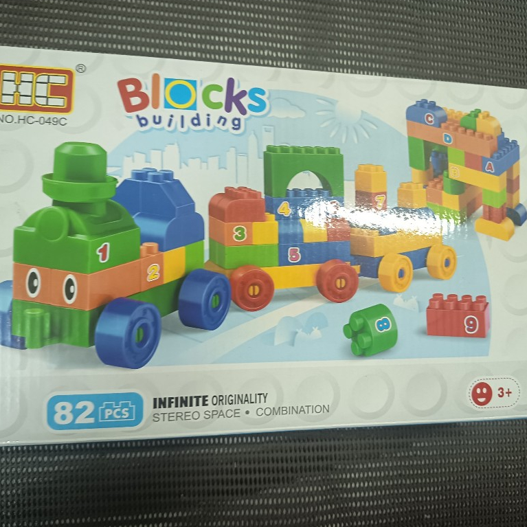 ตัวต่อพลาสติก Blocks Building 82 PCS