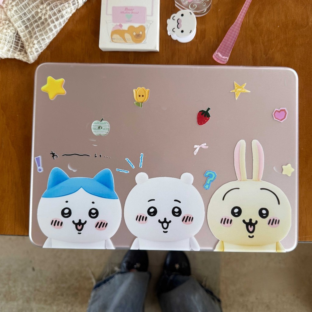 Shesell✨เคส macbook(ผิวด้าน)Chiikawa A3404 Neo13 A3449 Air13 M5 Air15 เคสครอบ MacBook Pro13/14/16