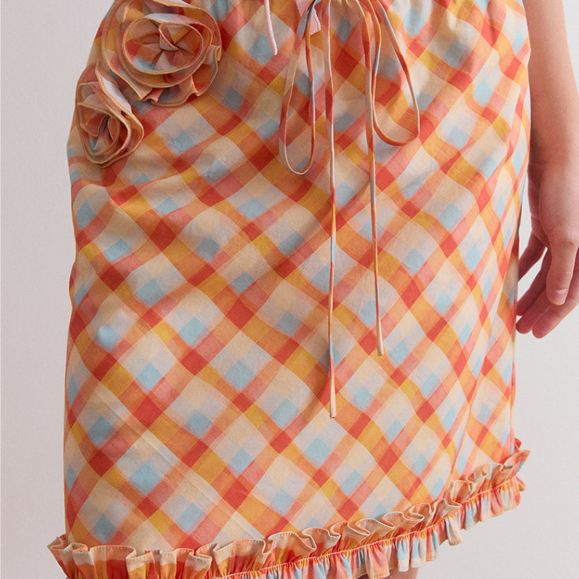 GLOSSIBLE.CO PENNY MINI SKIRT กระโปรงทรง Midi skirt มีดอกไม้