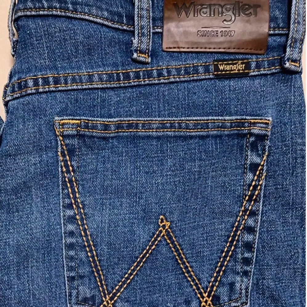 WRANGLER RELAXED FIT ยีนส์ฟอกทรงกระบอกใหญ่ มือสองสภาพใหม่
