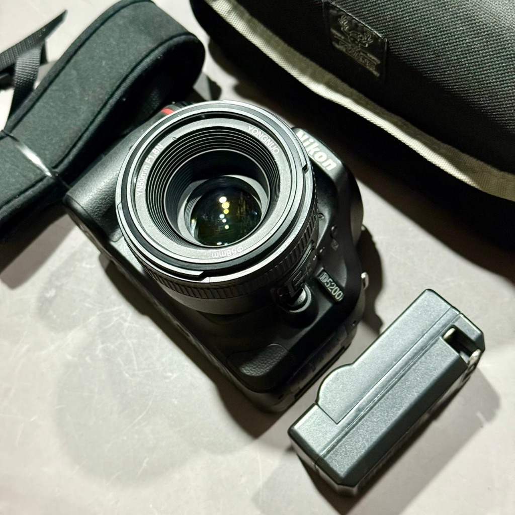 กล้อง Nikon D5200 nikond5200 พร้อมเลนส์หน้าชัดหลังเบลอ