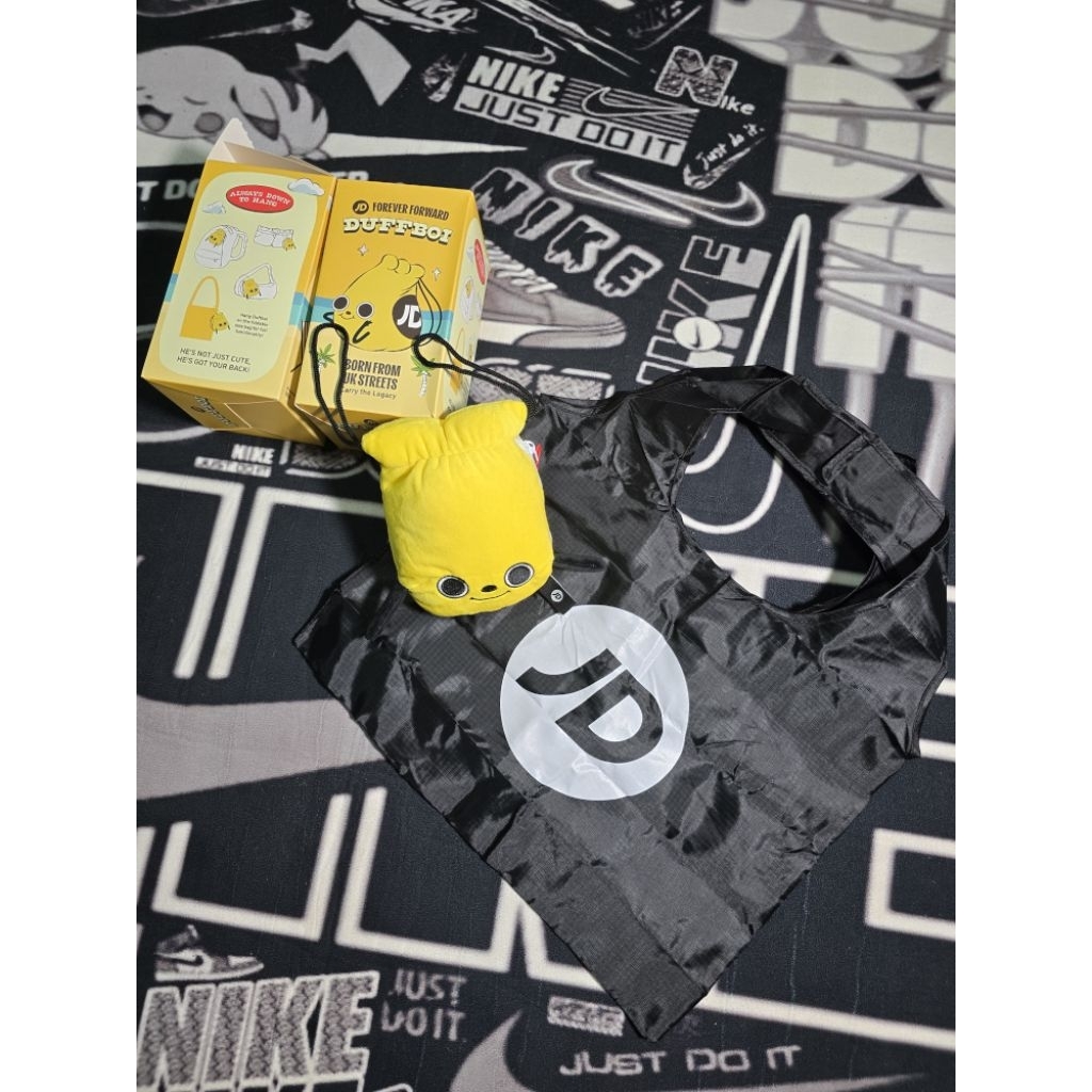 ตุ๊กตาพวงกุญแจ JD DUFFBOI + ถุง JD SPORTS มือ 1 กล่องครบ