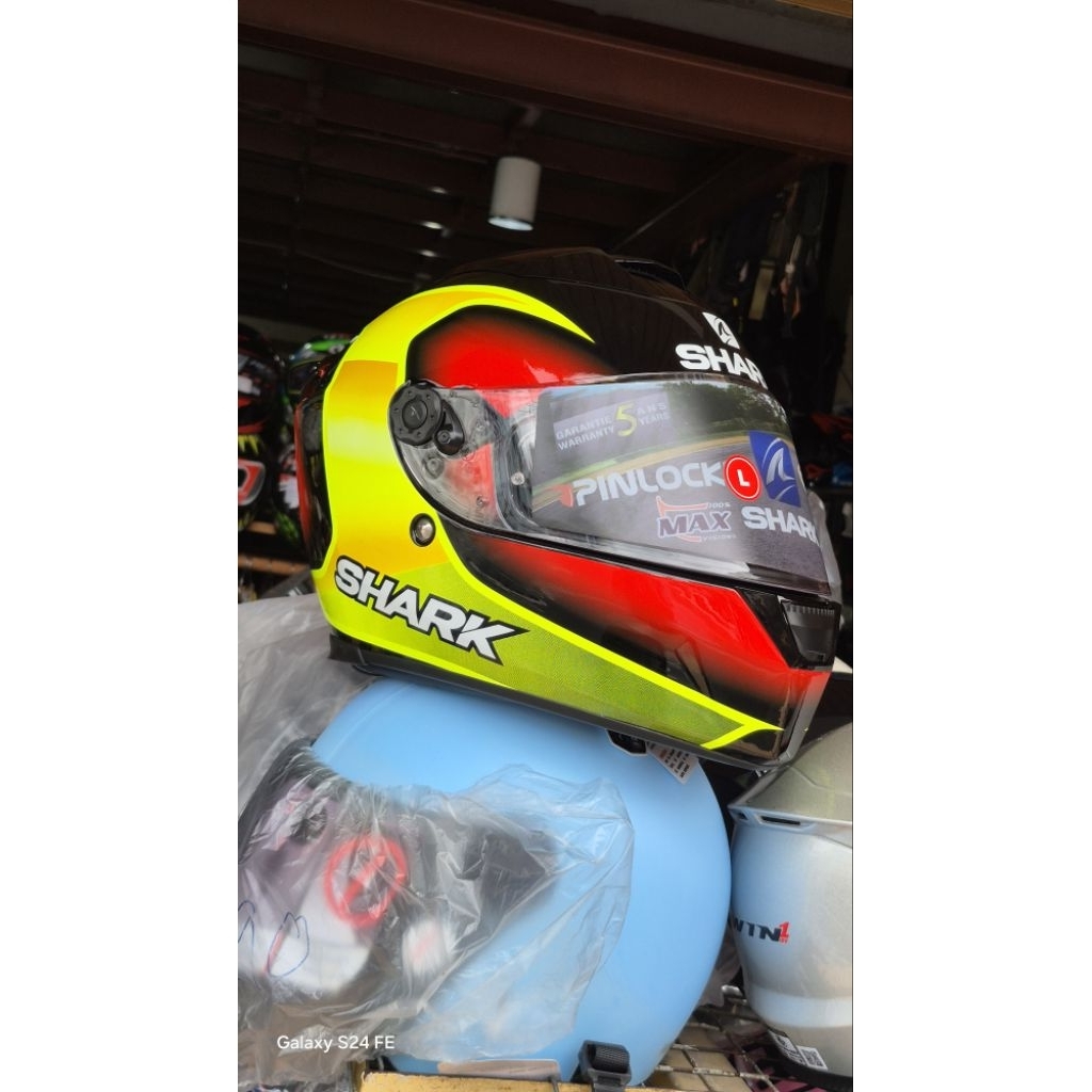 SHARK SPEED R STARQ ตำหนินวมฟองน้ำ