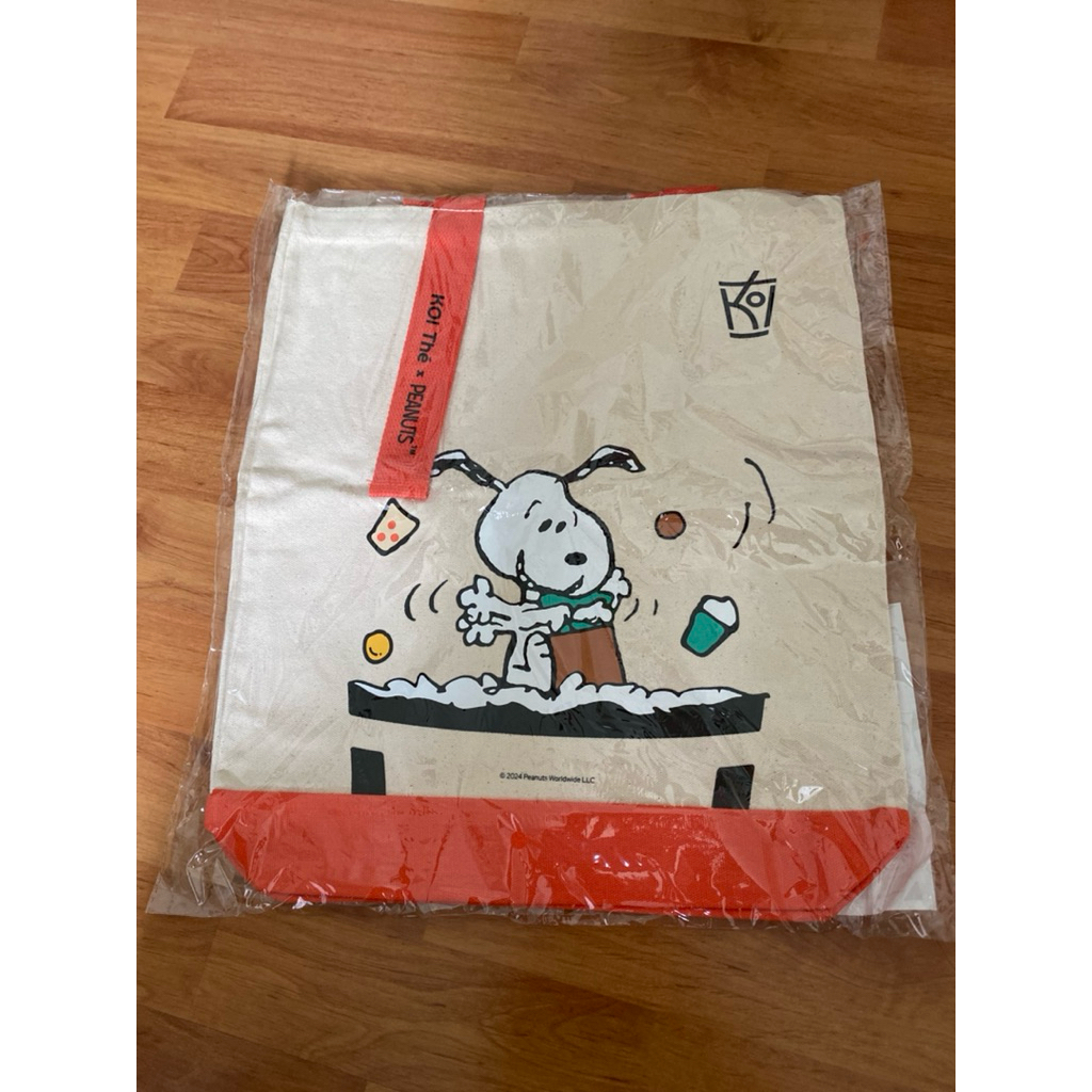 Koi the’ x Peanuts • กระเป๋าสะพาย สายสีส้ม