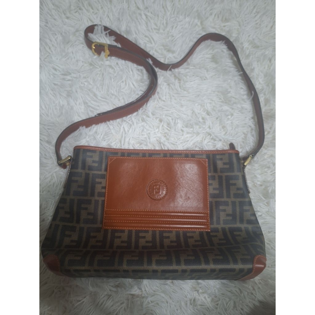 Fendi crossbody มือสอง ของแท้