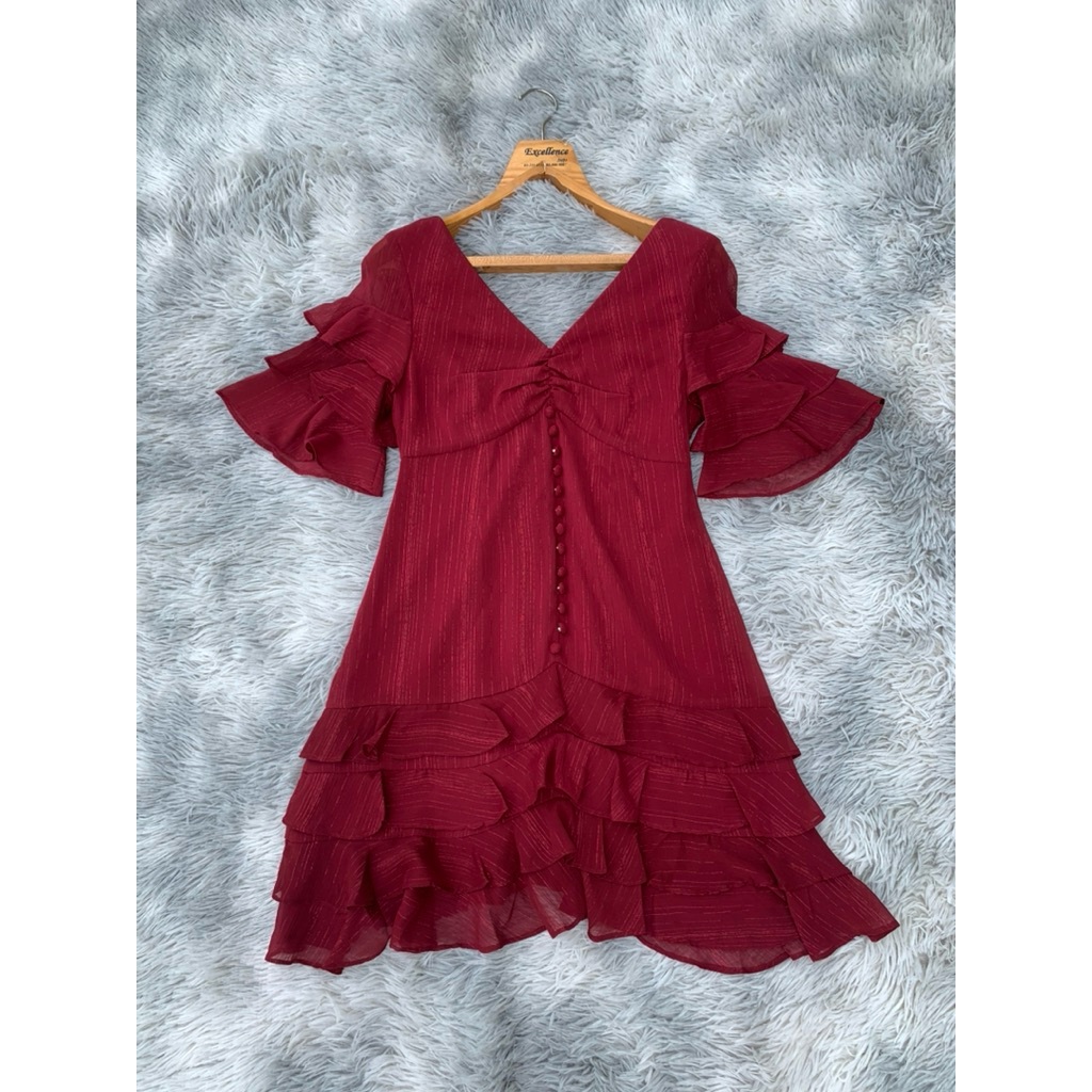 Lynaround sz xs เดรสน่ารัก สวยใส่ออกงานได้ * กดสั่งซื้อผ่านวิดีโอลด 25% สูงสุด 120 บาท