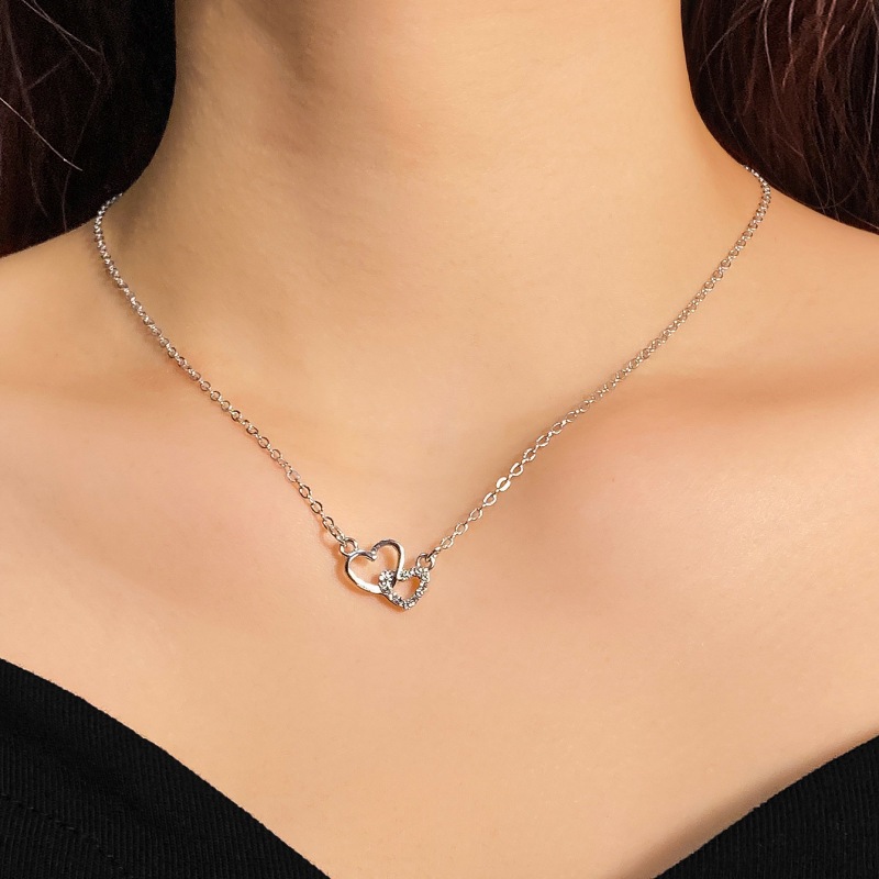 สร้อยคอจี้รูปหัวใจคู่มินิมอลสีเงิน รุ่น  heart      สร้อยคอเเฟชั่นสไตส์เกาหลี ไม่ลอก ไม่ดำ สามารถใส่อาบน้ำได้ สีเงิน